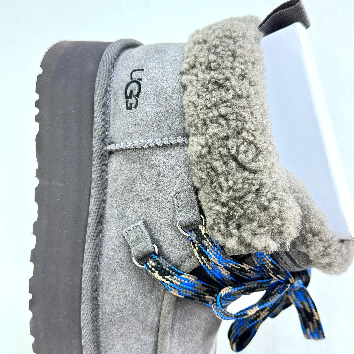 Self-pickup 💰560 Ugg Fukala lace-up boots 3954 The official website's main recommendation. A must-have for Maillard in autumn and winter. Every color matches well. The shape is super positive. The soles are increased by 3.8cm. Perfectly modifying the leg shape. Simple and elegant style. Must be arranged! size：35-40